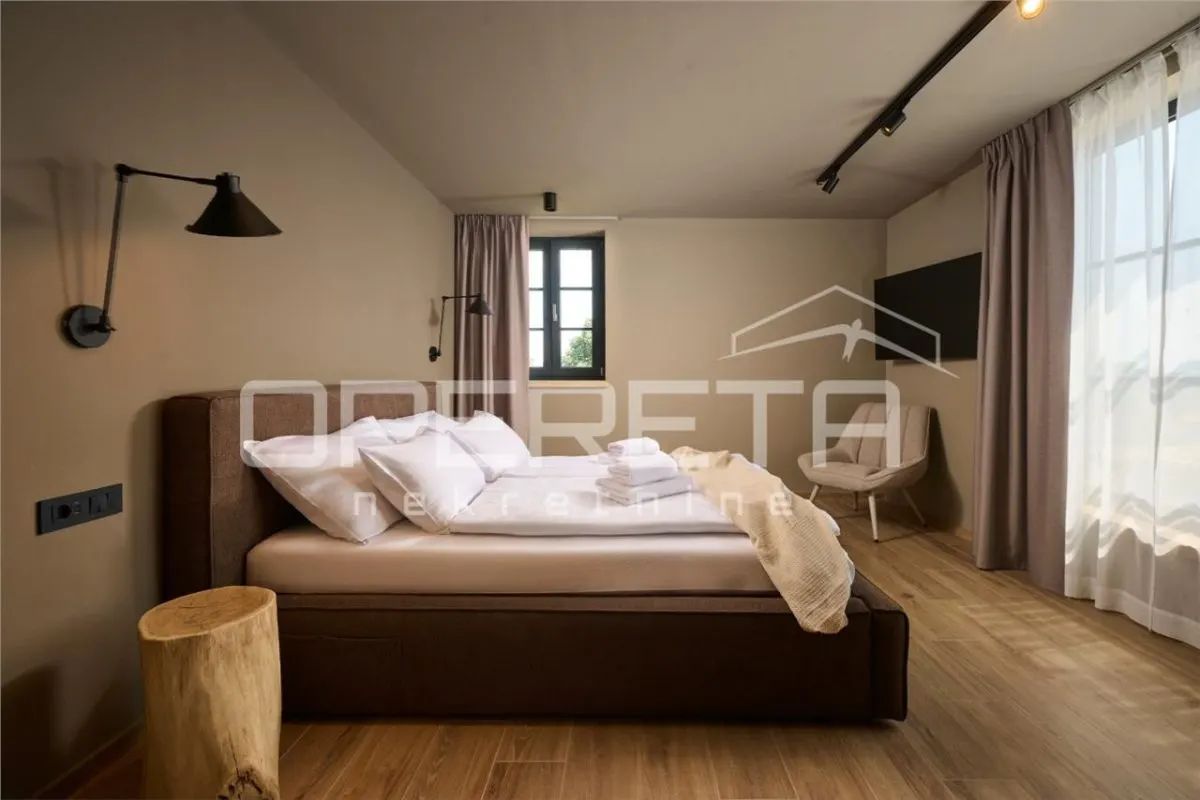 Exclusive Newly Built Stone Villa with Pool and Sea View, Poreč, Croatia - foto 12