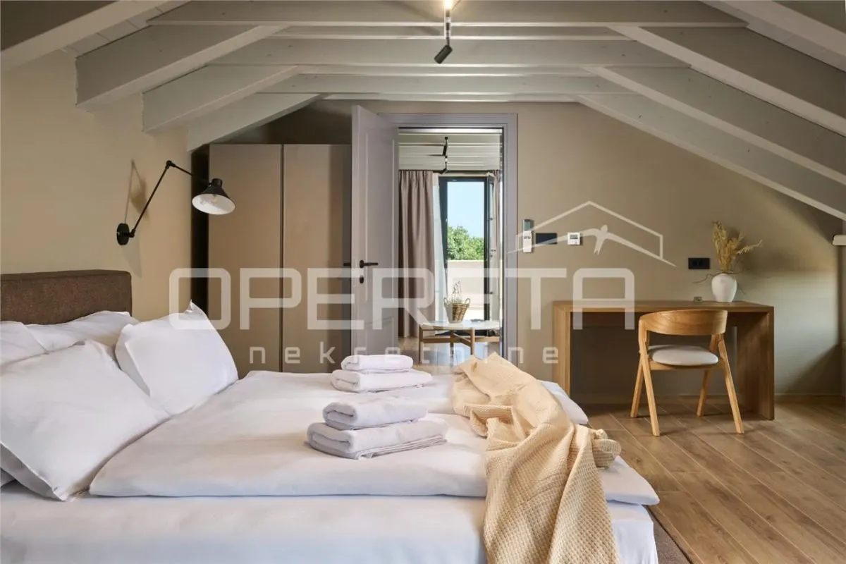 Exclusive Newly Built Stone Villa with Pool and Sea View, Poreč, Croatia - foto 15