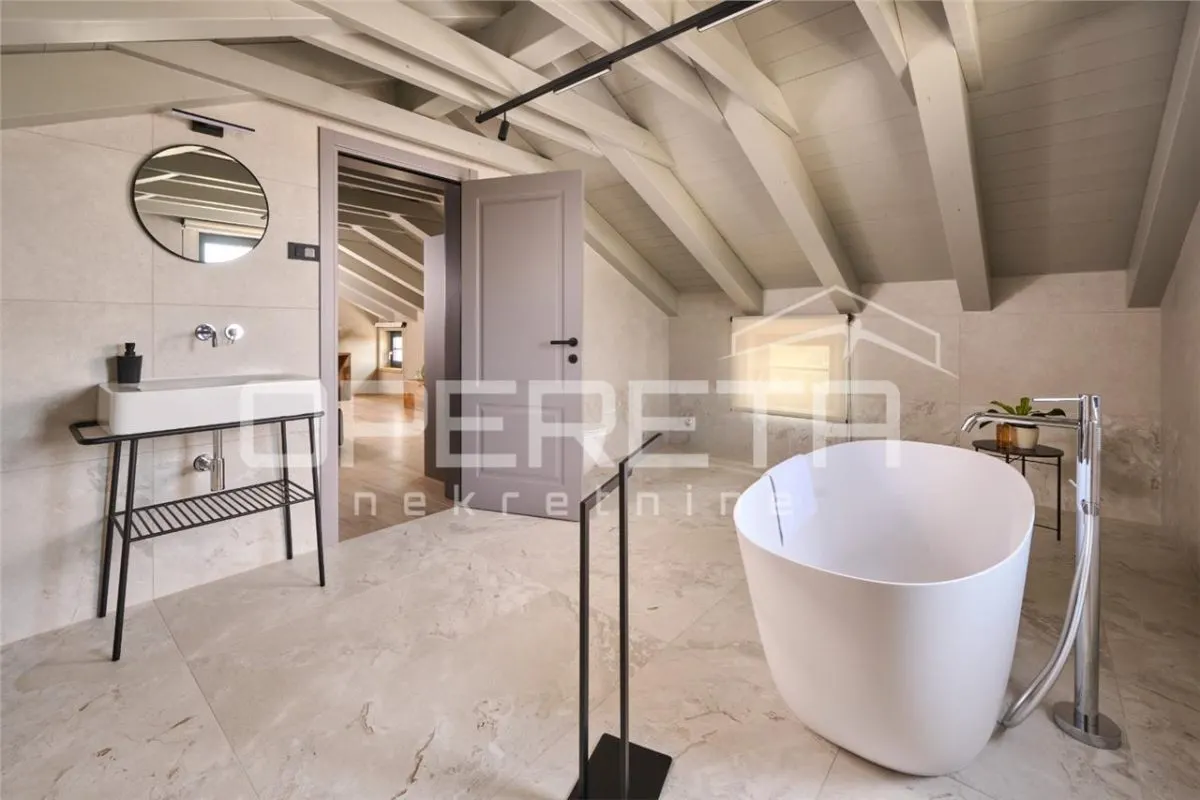 Exclusive Newly Built Stone Villa with Pool and Sea View, Poreč, Croatia - foto 16
