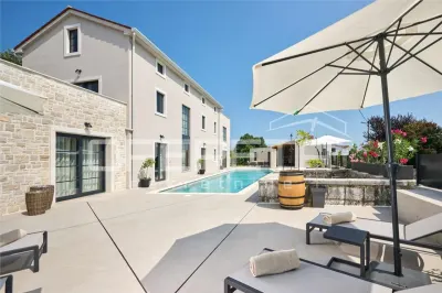 Exclusive Newly Built Stone Villa with Pool and Sea View, Poreč, Croatia - foto 25