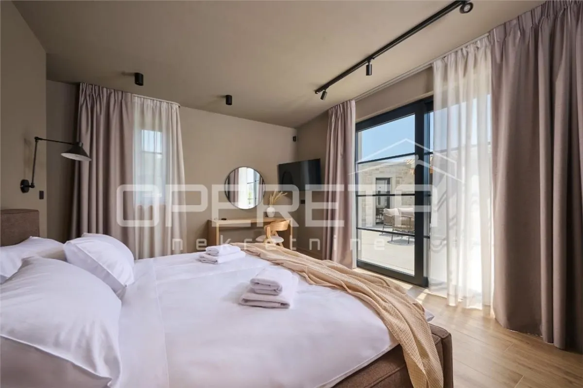 Exclusive Newly Built Stone Villa with Pool and Sea View, Poreč, Croatia - foto 9