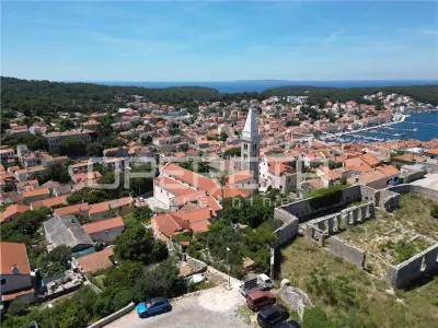 Three-Apartment House for Sale in Mali Lošinj, Croatia - Mali Lošinj