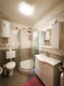 Three-Apartment House for Sale in Mali Lošinj, Croatia - foto 21