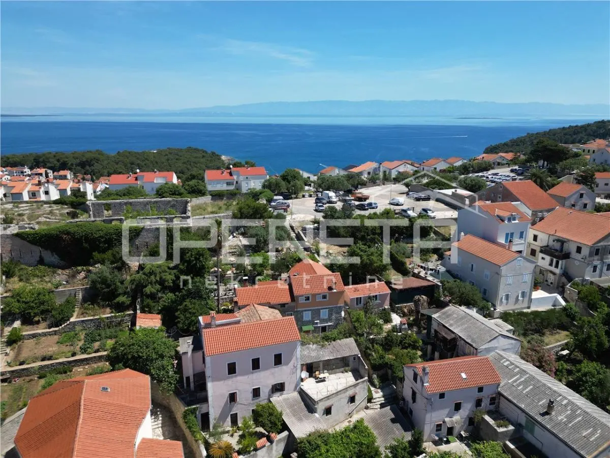 Three-Apartment House for Sale in Mali Lošinj, Croatia - foto 5