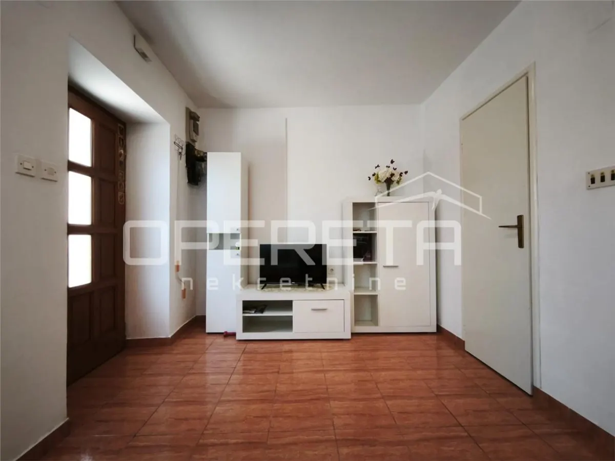 Three-Apartment House for Sale in Mali Lošinj, Croatia - foto 6