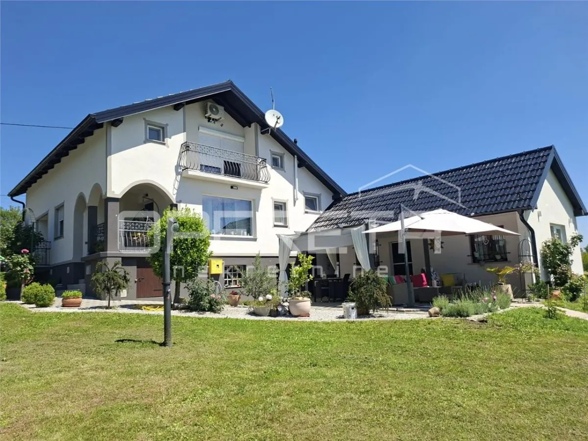 Family Villa for Sale in Lopatinec, Croatia - foto 1