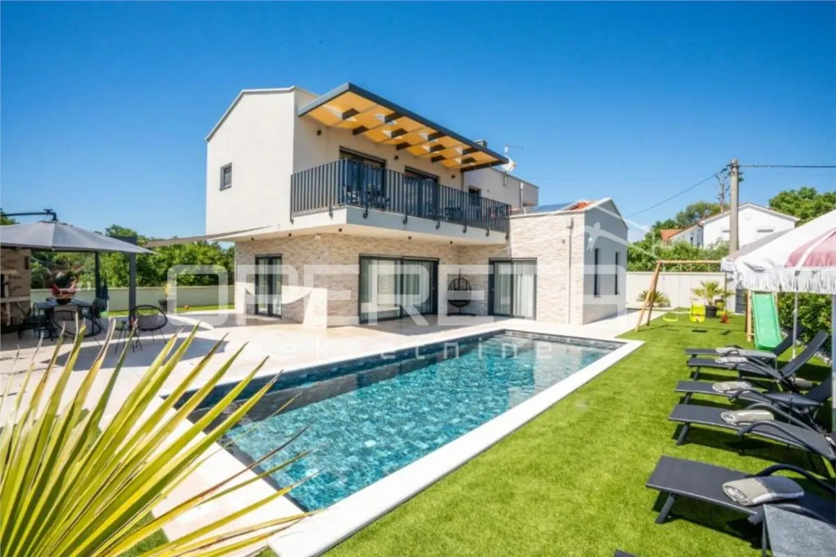 Casa vila de vanzare in Croatia, Sveti Lovrec - foto 1