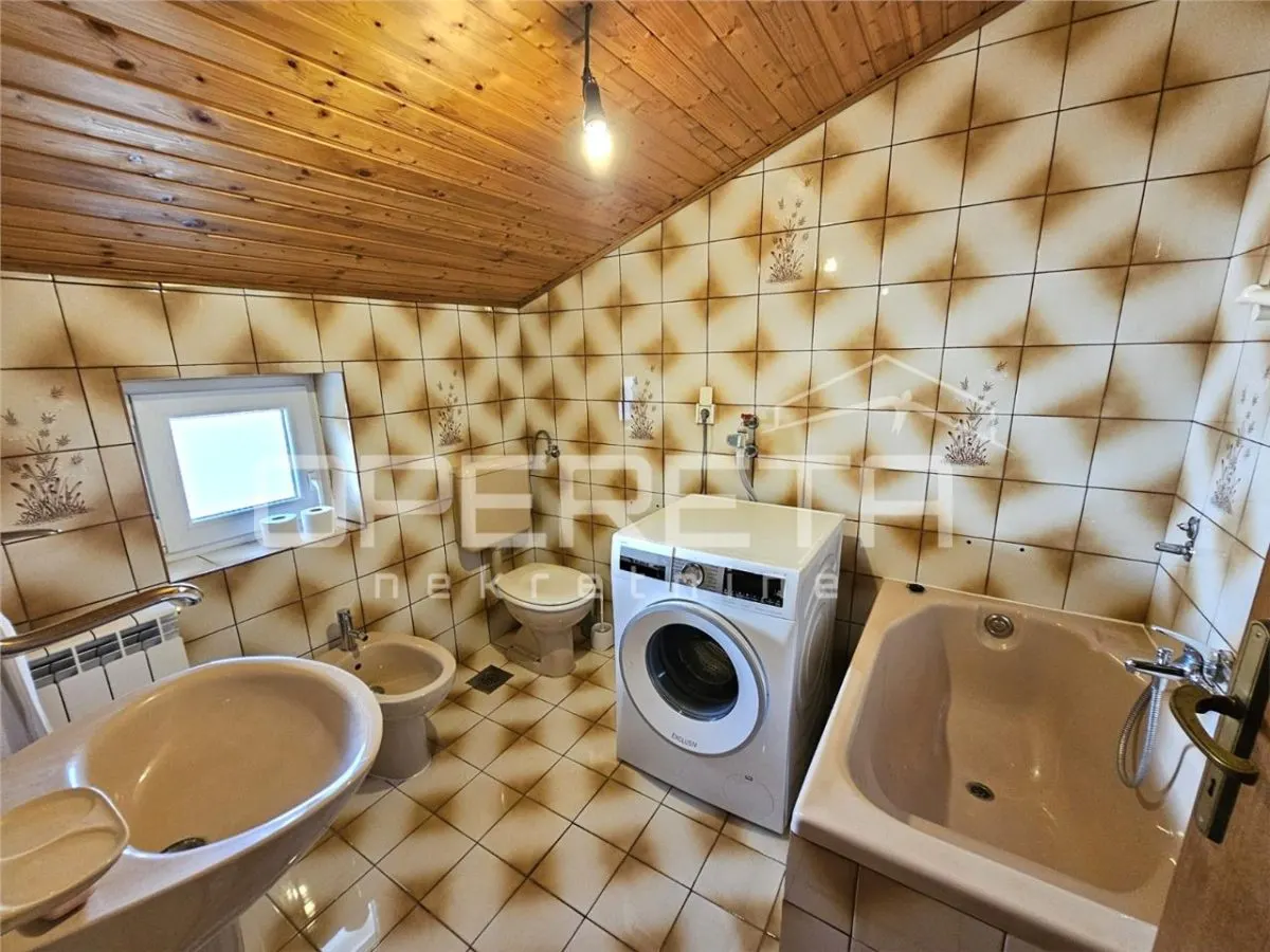 Family Villa with Three Apartments for Sale in Imotski, Croatia - foto 19
