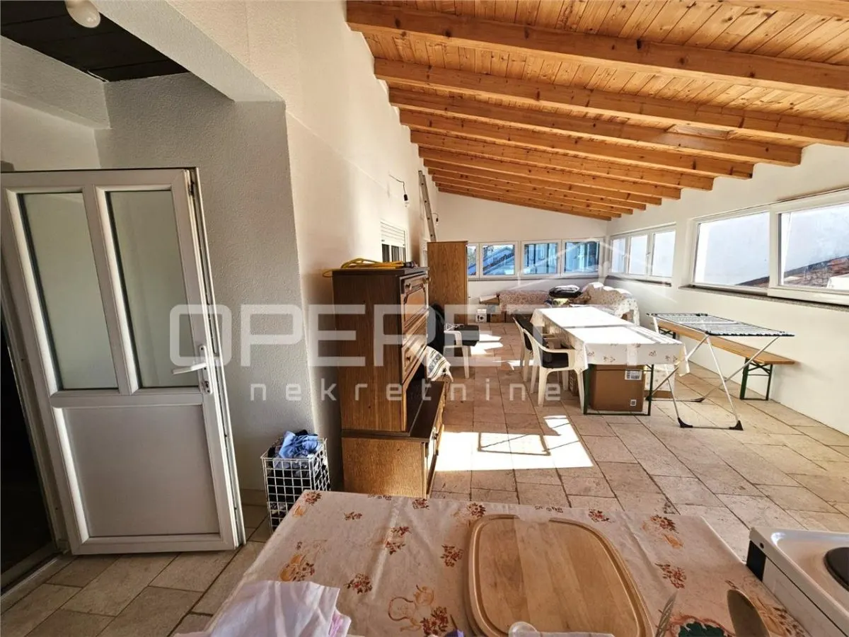 Family Villa with Three Apartments for Sale in Imotski, Croatia - foto 22