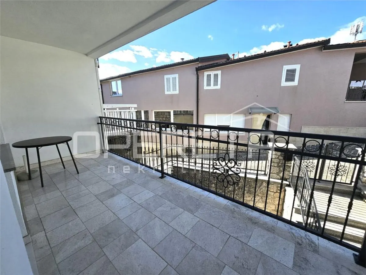 Family Villa with Three Apartments for Sale in Imotski, Croatia - foto 4