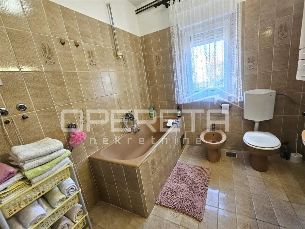 Family Villa with Three Apartments for Sale in Imotski, Croatia - foto 5