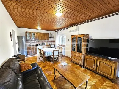 Family Villa with Three Apartments for Sale in Imotski, Croatia - foto 8