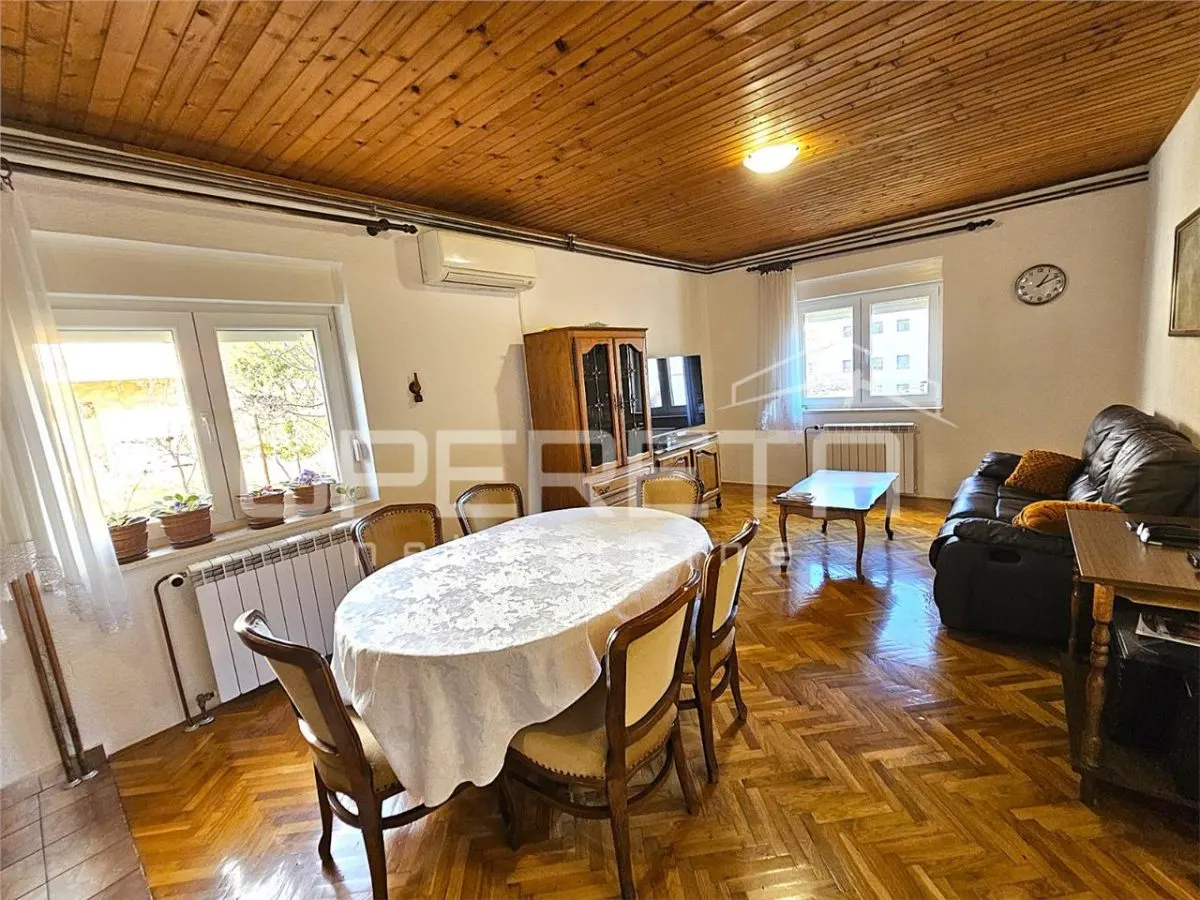 Family Villa with Three Apartments for Sale in Imotski, Croatia - foto 9