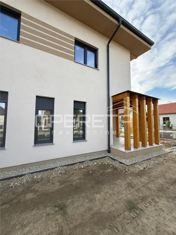 Villa Adosada de Bajo Consumo en Venta en Prelog, Croacia - foto 12