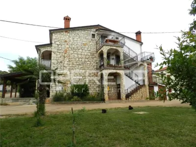 Villa for Sale in Brtonigla, Croatia - foto 3