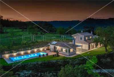 Villa de Lujo en Venta en Groznjan, Croacia - Groznjan