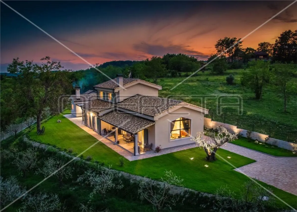 Villa de Lujo en Venta en Groznjan, Croacia - foto 2