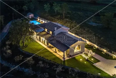 Villa de Lujo en Venta en Groznjan, Croacia - foto 8