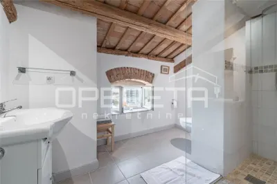 Stone Villa with Courtyard for Sale in Porec, Croatia - foto 17