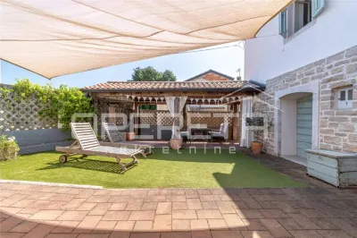 Stone Villa with Courtyard for Sale in Porec, Croatia - foto 3