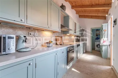Stone Villa with Courtyard for Sale in Porec, Croatia - foto 8