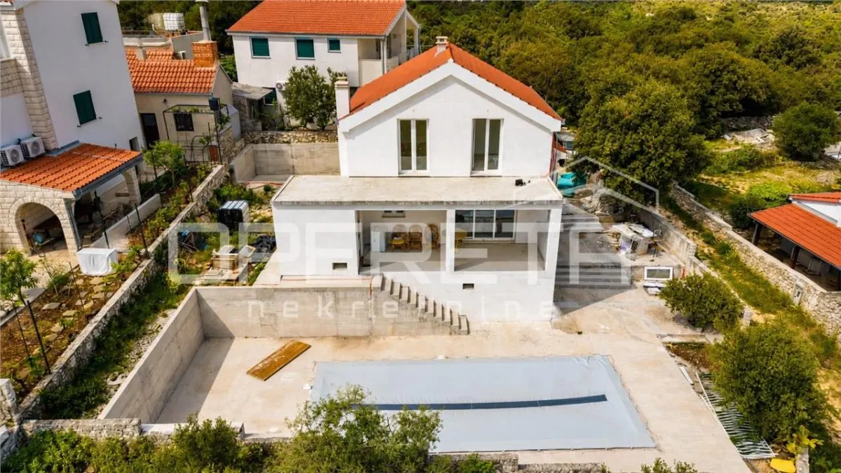 Modern Villa for Sale in Vinišće, Croatia – Beachfront - foto 1