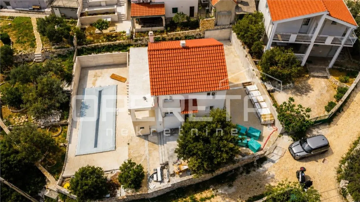 Modern Villa for Sale in Vinišće, Croatia – Beachfront - foto 3
