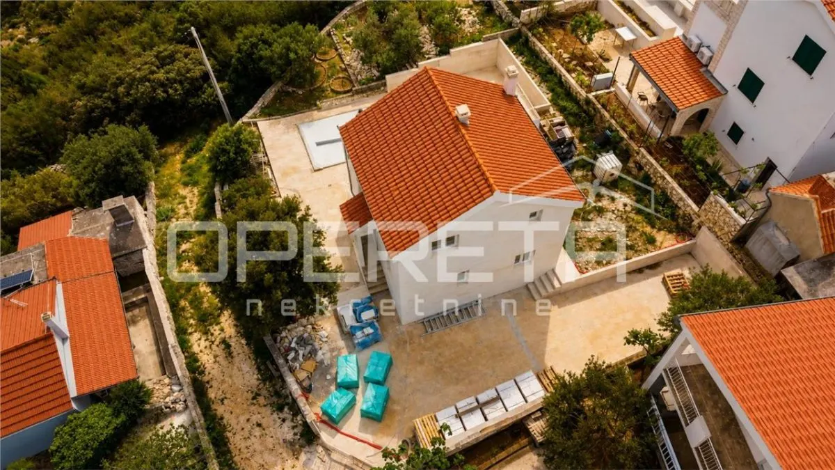 Modern Villa for Sale in Vinišće, Croatia – Beachfront - foto 6