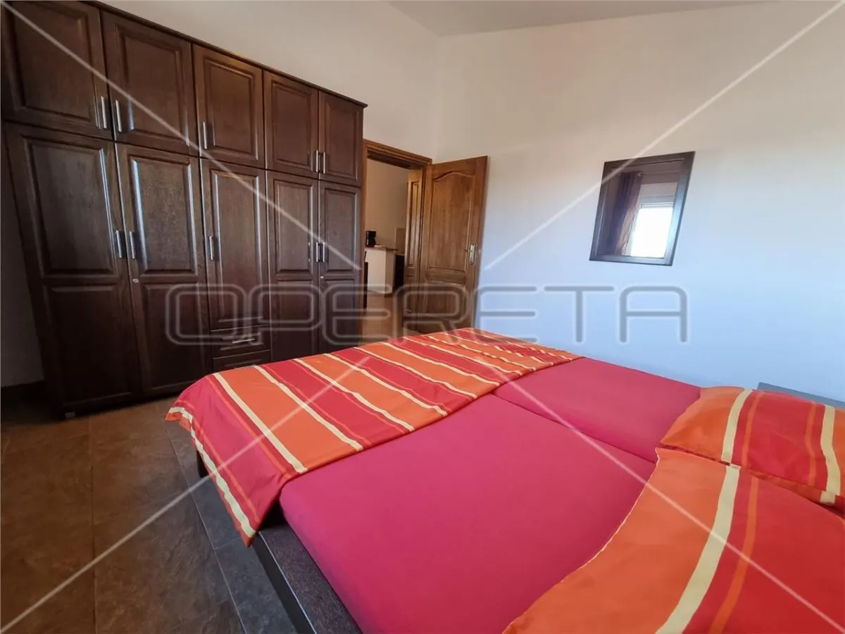 Renovated Villa with Four Apartments and Garden for Sale in Vir, Croatia - foto 11
