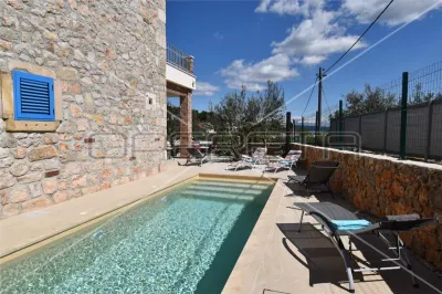 Stone Villa with Swimming Pool for Sale in Ždrelac, Croatia - Ždrelac