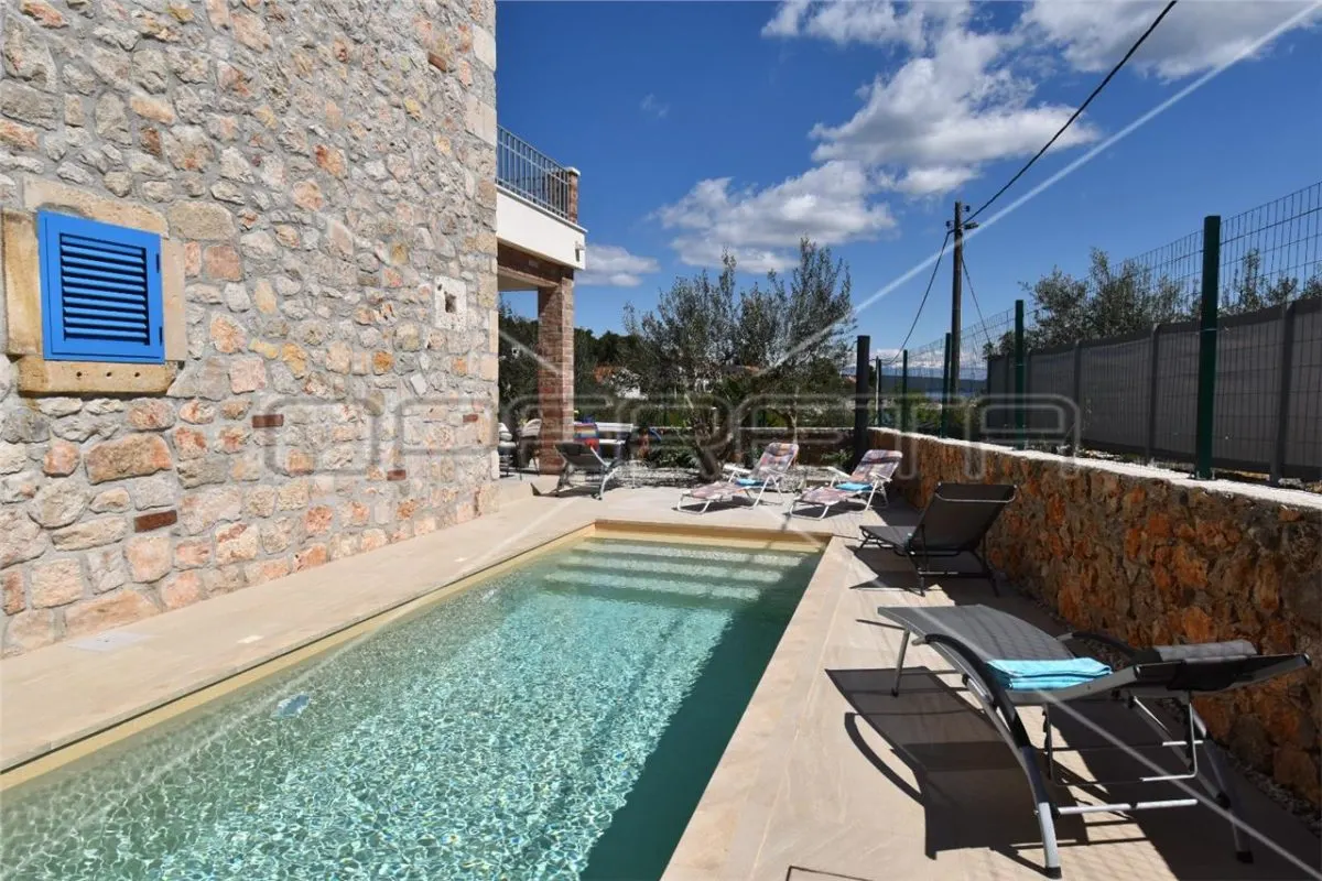 Stone Villa with Swimming Pool for Sale in Ždrelac, Croatia - foto 1