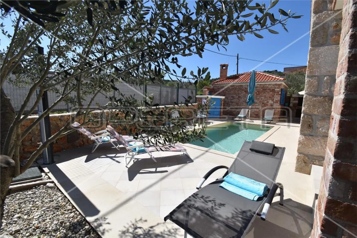 Stone Villa with Swimming Pool for Sale in Ždrelac, Croatia - foto 5