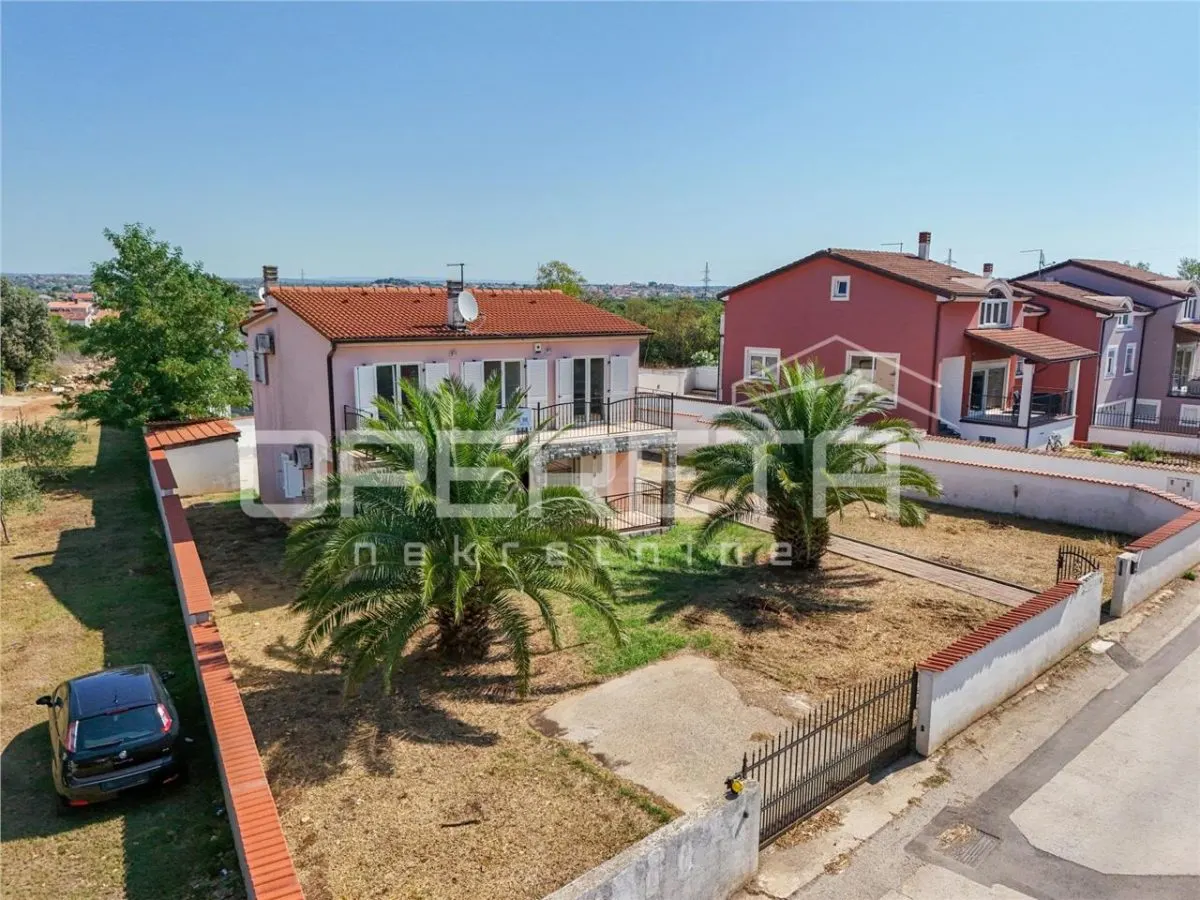 Detached Villa with Pool for Sale in Pula, Croatia - foto 1