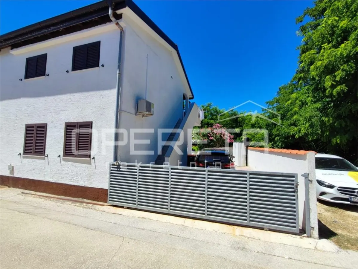 Semi-Detached House with 2 Apartments for Sale in Ninske Vodice, Croatia - foto 1