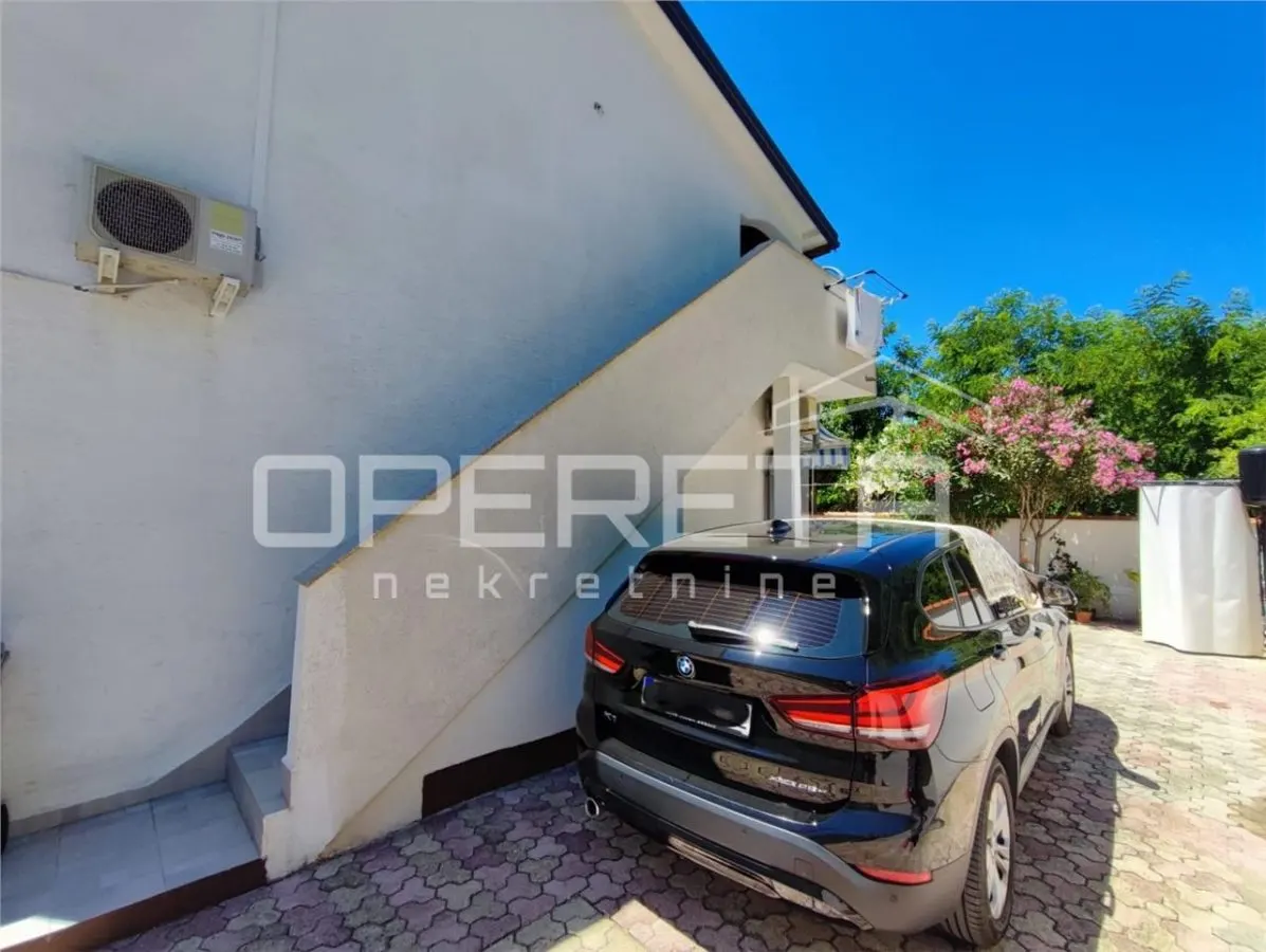 Semi-Detached House with 2 Apartments for Sale in Ninske Vodice, Croatia - foto 2