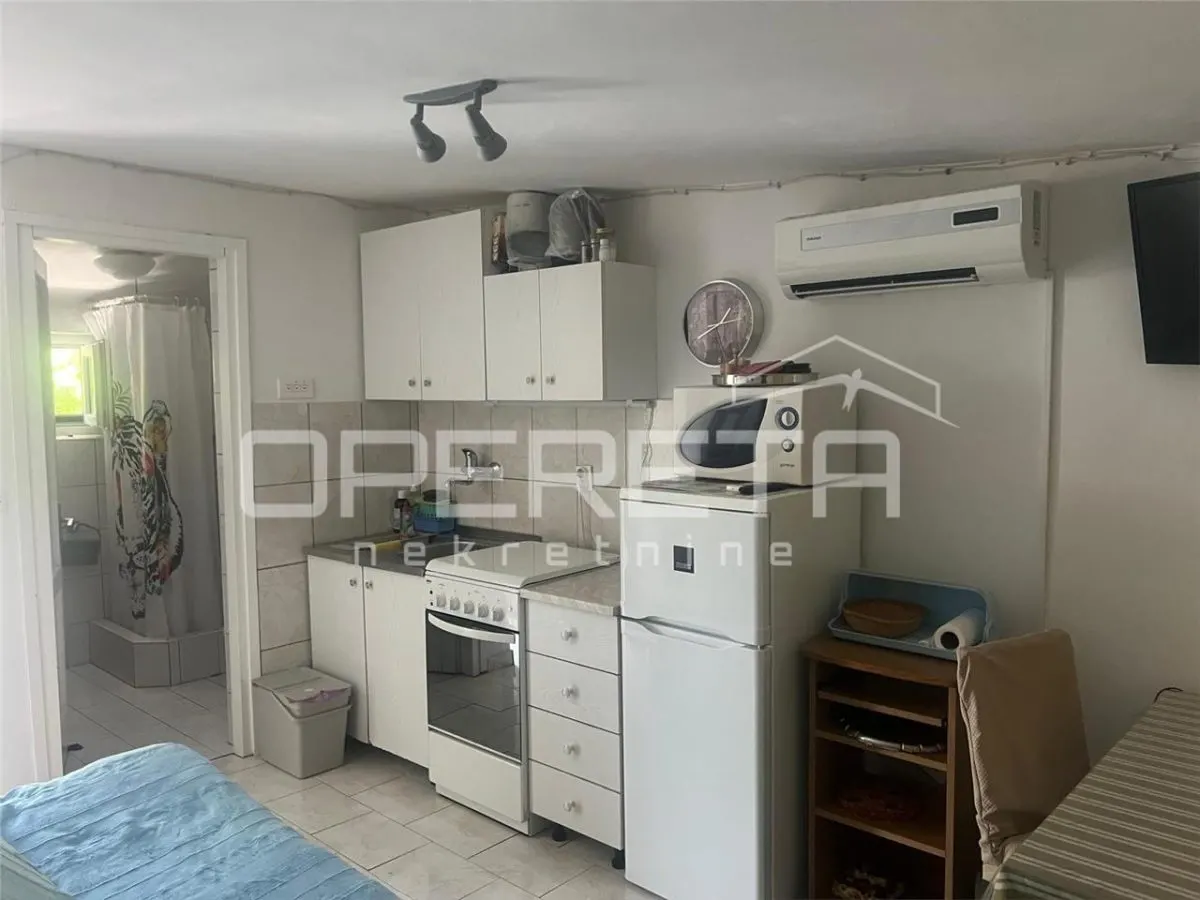 Semi-Detached House with 2 Apartments for Sale in Ninske Vodice, Croatia - foto 16