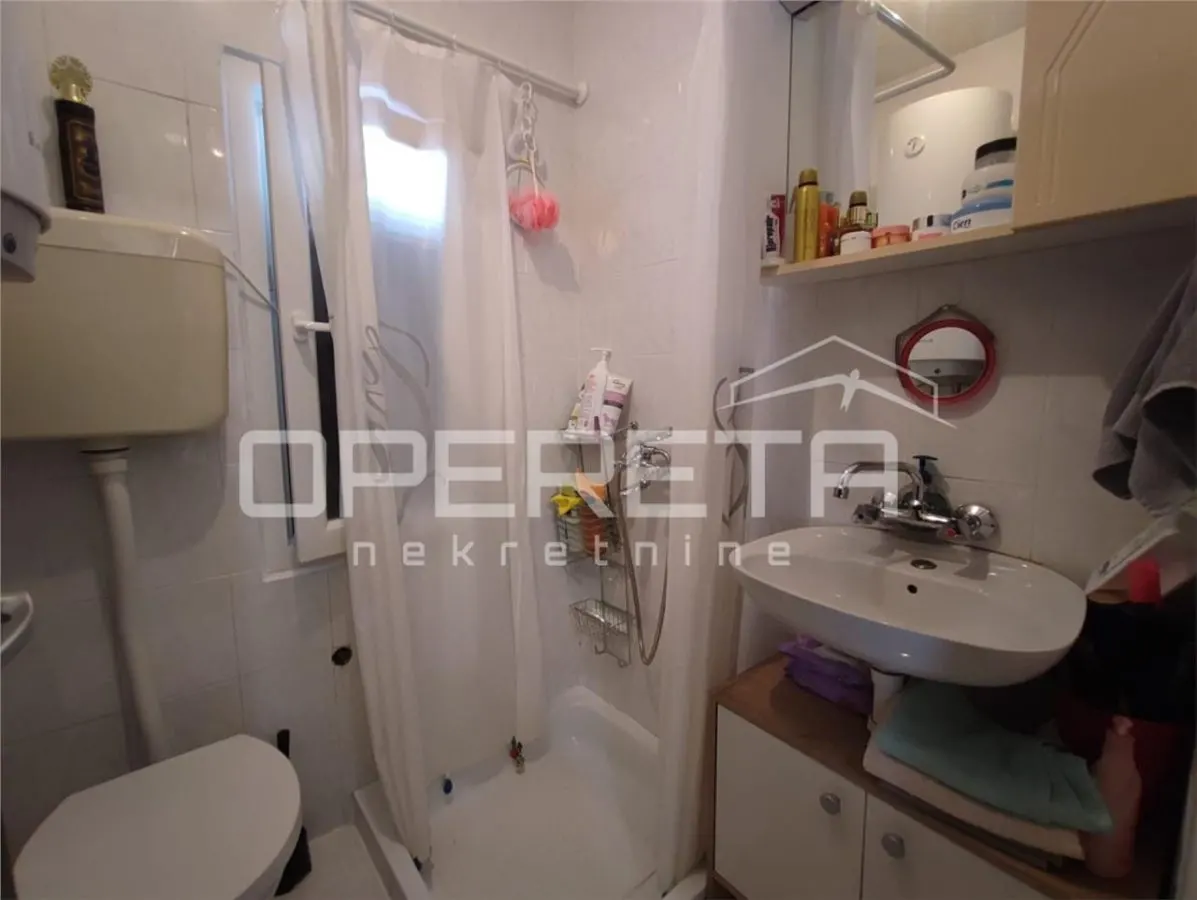 Semi-Detached House with 2 Apartments for Sale in Ninske Vodice, Croatia - foto 7