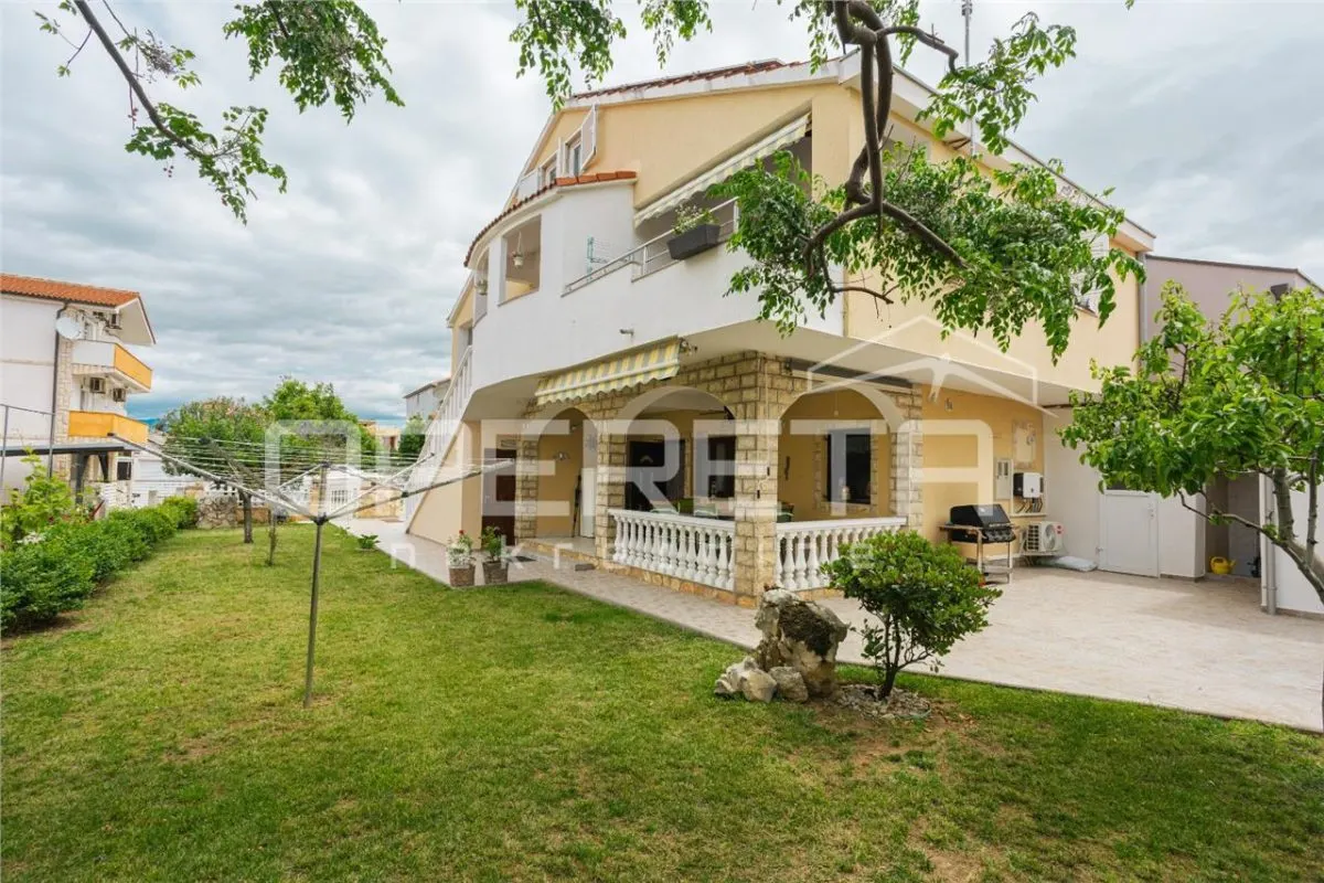 Three-Apartment Villa for Sale in Privlaka, Croatia - foto 15