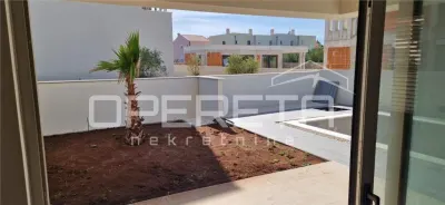 Luxury Semi-Detached Villa with Pool for Sale in Privlaka, Croatia - foto 4