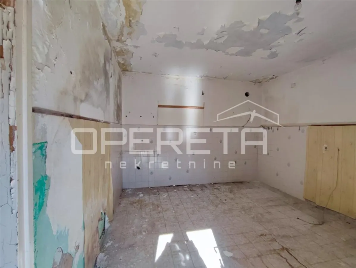 Villa with Two Apartments and Auxiliary Building for Sale in Zadar, Croatia - foto 11