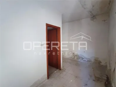 Villa with Two Apartments and Auxiliary Building for Sale in Zadar, Croatia - foto 12