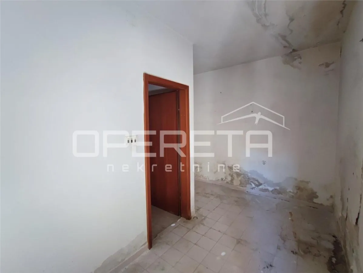 Villa with Two Apartments and Auxiliary Building for Sale in Zadar, Croatia - foto 12