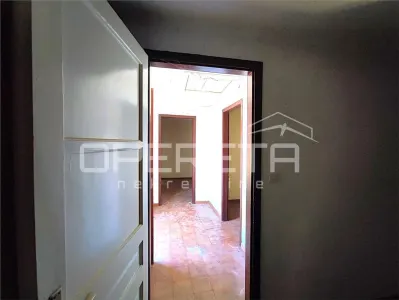 Villa with Two Apartments and Auxiliary Building for Sale in Zadar, Croatia - foto 17