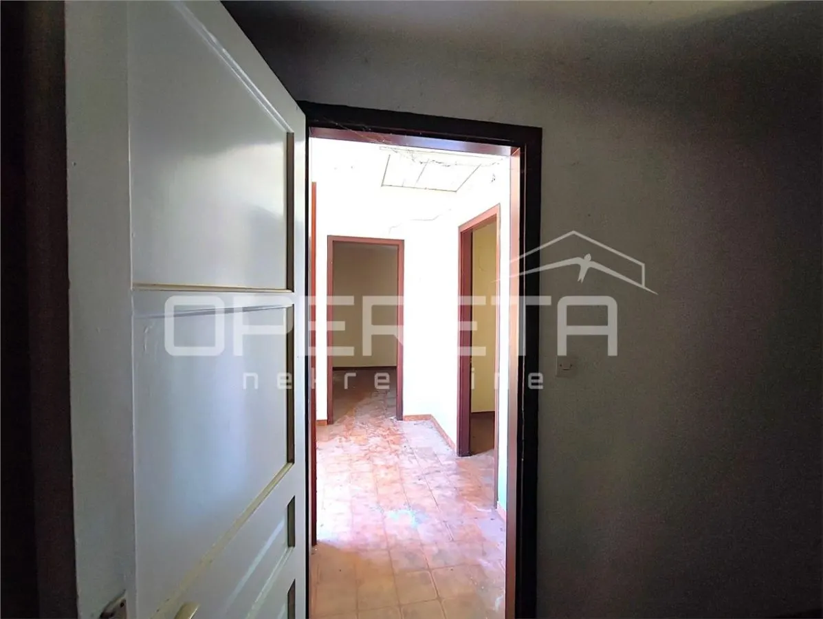 Villa with Two Apartments and Auxiliary Building for Sale in Zadar, Croatia - foto 17
