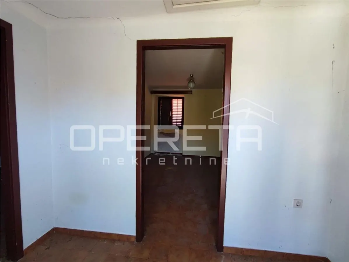 Villa with Two Apartments and Auxiliary Building for Sale in Zadar, Croatia - foto 20