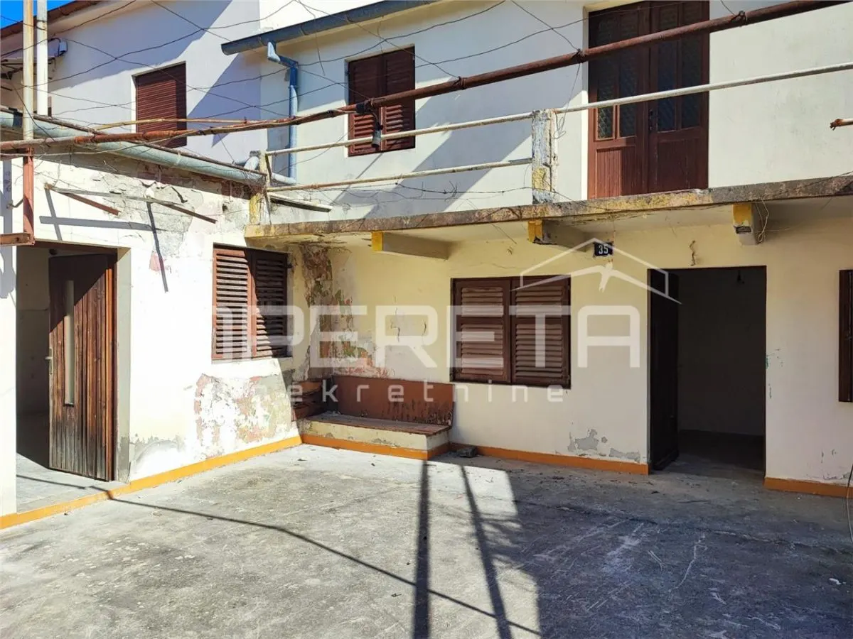 Villa with Two Apartments and Auxiliary Building for Sale in Zadar, Croatia - foto 23