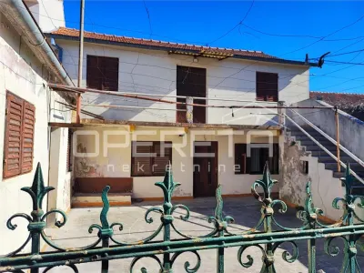 Villa with Two Apartments and Auxiliary Building for Sale in Zadar, Croatia - foto 4