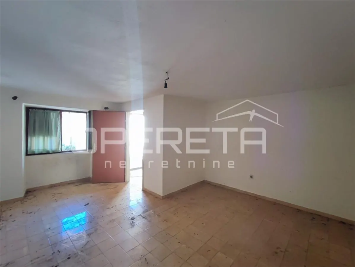 Villa with Two Apartments and Auxiliary Building for Sale in Zadar, Croatia - foto 7