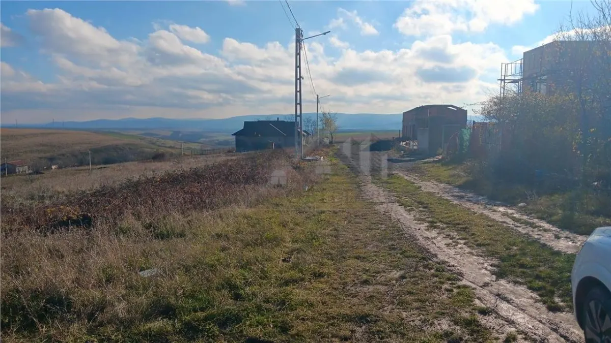 Aroneanu teren 652mp cu utilitati si Certificat de Urbanism - foto 4