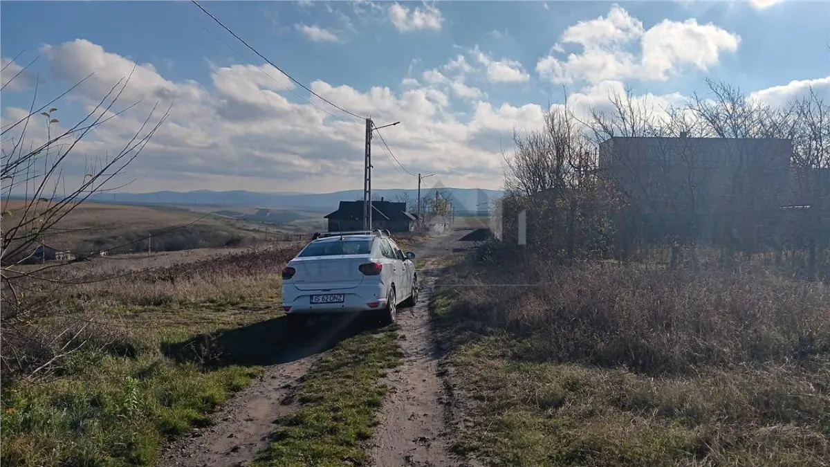 Aroneanu teren 652mp cu utilitati si Certificat de Urbanism - foto 5